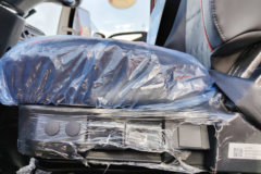 欧曼银河 4.5L柴油 240马力 4X2 法士特8档 9.8米厢式载货车