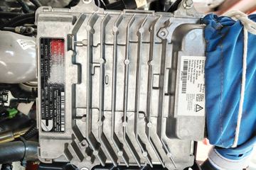 ŷ������ 4.5L���� 240���� 4X2 ��ʿ��8�� 9.8����ʽ�ػ���ͼƬ