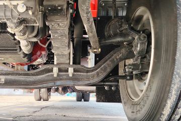 ŷ������ 4.5L���� 240���� 4X2 ��ʿ��8�� 9.8����ʽ�ػ���ͼƬ