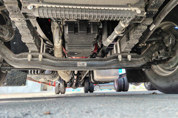 ŷ������ 4.5L���� 240���� 4X2 ��ʿ��8�� 9.8����ʽ�ػ���ͼƬ