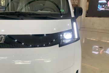 Զ�� ȫ������V7E���ܰ� 2025�� �Ǹ��� 7�� ���綯��� ����51.4kWhͼƬ