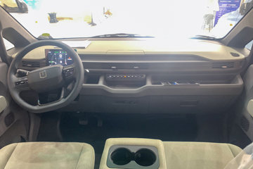 Զ�� ȫ������V7E���ܰ� 2025�� �Ǹ��� 7�� ���綯��� ����51.4kWhͼƬ