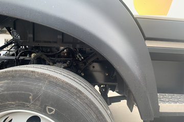 �������KR PLUS 2025�� 7L���� 330���� 4X2 ��ʿ��10�� 9.6����ʽ�ػ���ͼƬ