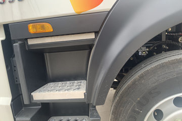 �������KR PLUS 2025�� 7L���� 330���� 4X2 ��ʿ��10�� 9.6����ʽ�ػ���ͼƬ