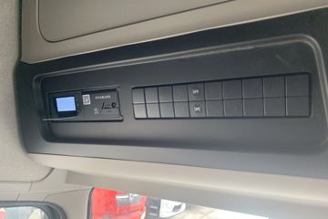 �������KR PLUS 2025�� 7L���� 330���� 4X2 ��ʿ��10�� 9.6����ʽ�ػ���ͼƬ