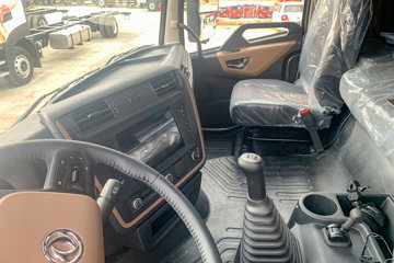 �������KR PLUS 2025�� 7L���� 330���� 4X2 ��ʿ��10�� 9.6����ʽ�ػ���ͼƬ