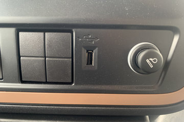 �������KR PLUS 2025�� 7L���� 330���� 4X2 ��ʿ��10�� 9.6����ʽ�ػ���ͼƬ