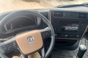 �������KR PLUS 2025�� 7L���� 330���� 4X2 ��ʿ��10�� 9.6����ʽ�ػ���ͼƬ