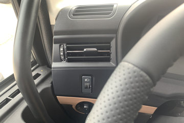 �������KR PLUS 2025�� 7L���� 330���� 4X2 ��ʿ��10�� 9.6����ʽ�ػ���ͼƬ