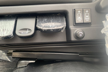 �������KR PLUS 2025�� 7L���� 330���� 4X2 ��ʿ��10�� 9.6����ʽ�ػ���ͼƬ