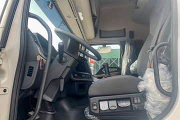 �������KR PLUS 2025�� 7L���� 330���� 4X2 ��ʿ��10�� 9.6����ʽ�ػ���ͼƬ