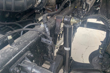 �������KR PLUS 2025�� 7L���� 330���� 4X2 ��ʿ��10�� 9.6����ʽ�ػ���ͼƬ