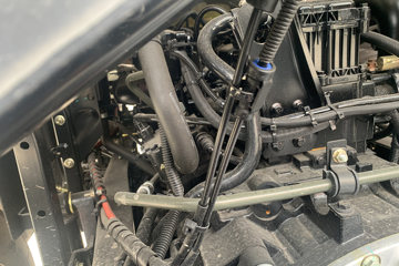 �������KR PLUS 2025�� 7L���� 330���� 4X2 ��ʿ��10�� 9.6����ʽ�ػ���ͼƬ