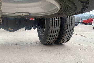 �������KR PLUS 2025�� 7L���� 330���� 4X2 ��ʿ��10�� 9.6����ʽ�ػ���ͼƬ