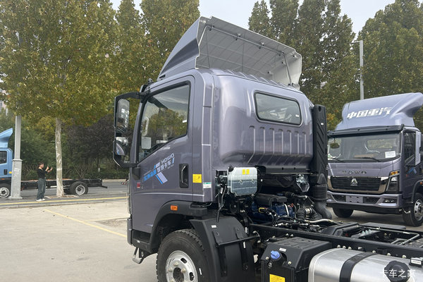 重汽豪沃统帅 160马力 厢式 可带合法尾板公告 欢迎到店挑选