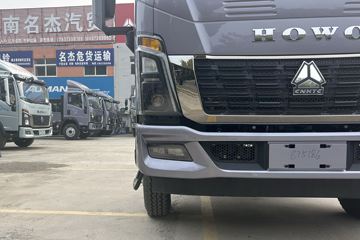 ����HOWOͳ˧ 2.5L���� 185���� �й�����12�� 4.15�׵��Ų�դʽ�ῨͼƬ
