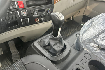 ����HOWOͳ˧ 2.5L���� 185���� �й�����12�� 4.15�׵��Ų�դʽ�ῨͼƬ