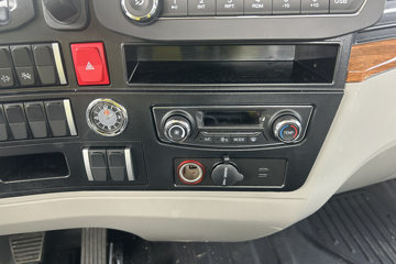 ����HOWOͳ˧ 2.5L���� 185���� �й�����12�� 4.15�׵��Ų�դʽ�ῨͼƬ