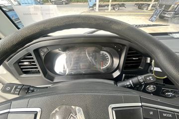 ����HOWOͳ˧ 2.5L���� 185���� �й�����12�� 4.15�׵��Ų�դʽ�ῨͼƬ