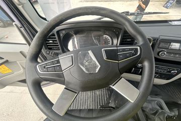 ����HOWOͳ˧ 2.5L���� 185���� �й�����12�� 4.15�׵��Ų�դʽ�ῨͼƬ