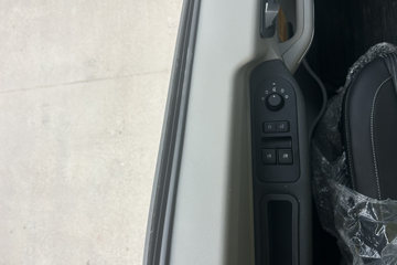 ����HOWOͳ˧ 2.5L���� 185���� �й�����12�� 4.15�׵��Ų�դʽ�ῨͼƬ