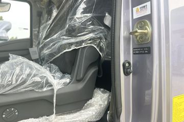 ����HOWOͳ˧ 2.5L���� 185���� �й�����12�� 4.15�׵��Ų�դʽ�ῨͼƬ