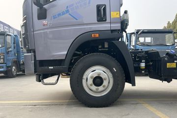 ����HOWOͳ˧ 2.5L���� 180���� �й�����12�� 4.15�׵�����ʽ�ῨͼƬ