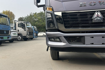 ����HOWOͳ˧ 2.5L���� 180���� �й�����12�� 4.15�׵�����ʽ�ῨͼƬ