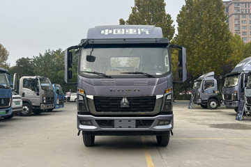 ����HOWOͳ˧ 2.5L���� 180���� �й�����12�� 4.15�׵�����ʽ�ῨͼƬ