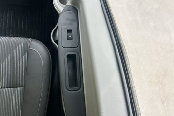 ����HOWOͳ˧ 2.5L���� 180���� �й�����12�� 4.15�׵�����ʽ�ῨͼƬ