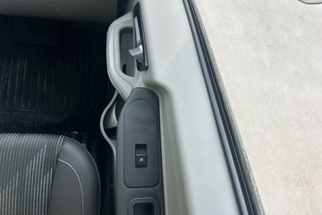 ����HOWOͳ˧ 2.5L���� 180���� �й�����12�� 4.15�׵�����ʽ�ῨͼƬ