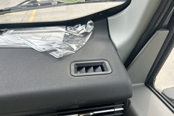 ����HOWOͳ˧ 2.5L���� 180���� �й�����12�� 4.15�׵�����ʽ�ῨͼƬ