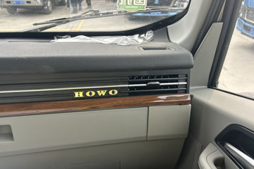 ����HOWOͳ˧ 2.5L���� 180���� �й�����12�� 4.15�׵�����ʽ�ῨͼƬ