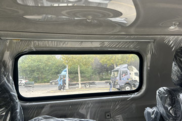 ����HOWOͳ˧ 2.5L���� 180���� �й�����12�� 4.15�׵�����ʽ�ῨͼƬ