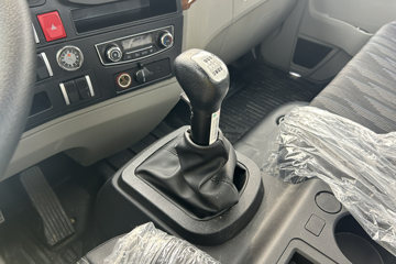 ����HOWOͳ˧ 2.5L���� 180���� �й�����12�� 4.15�׵�����ʽ�ῨͼƬ