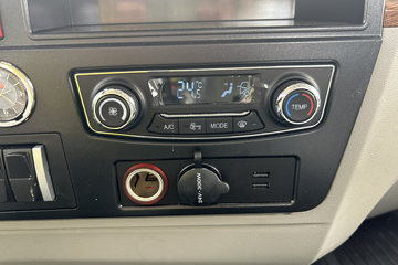 ����HOWOͳ˧ 2.5L���� 180���� �й�����12�� 4.15�׵�����ʽ�ῨͼƬ