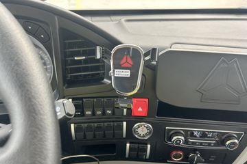 ����HOWOͳ˧ 2.5L���� 180���� �й�����12�� 4.15�׵�����ʽ�ῨͼƬ