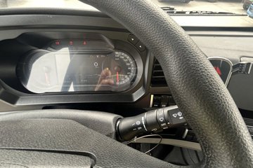 ����HOWOͳ˧ 2.5L���� 180���� �й�����12�� 4.15�׵�����ʽ�ῨͼƬ