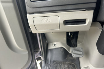 ����HOWOͳ˧ 2.5L���� 180���� �й�����12�� 4.15�׵�����ʽ�ῨͼƬ