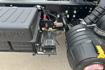 ����HOWOͳ˧ 2.5L���� 180���� �й�����12�� 4.15�׵�����ʽ�ῨͼƬ