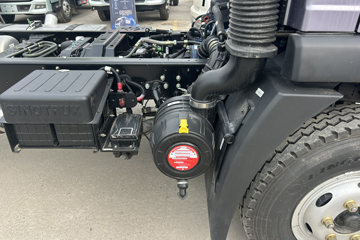 ����HOWOͳ˧ 2.5L���� 180���� �й�����12�� 4.15�׵�����ʽ�ῨͼƬ