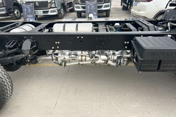 ����HOWOͳ˧ 2.5L���� 180���� �й�����12�� 4.15�׵�����ʽ�ῨͼƬ