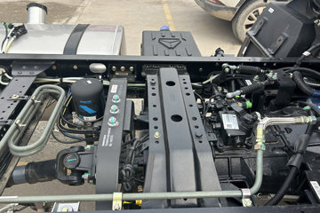 ����HOWOͳ˧ 2.5L���� 180���� �й�����12�� 4.15�׵�����ʽ�ῨͼƬ