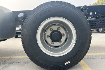 ����HOWOͳ˧ 2.5L���� 180���� �й�����12�� 4.15�׵�����ʽ�ῨͼƬ