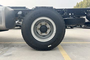 ����HOWOͳ˧ 2.5L���� 180���� �й�����12�� 4.15�׵�����ʽ�ῨͼƬ