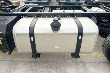 ����HOWOͳ˧ 2.5L���� 180���� �й�����12�� 4.15�׵�����ʽ�ῨͼƬ