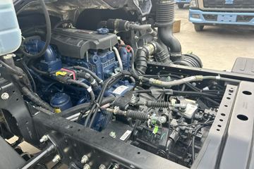 ����HOWOͳ˧ 2.5L���� 180���� �й�����12�� 4.15�׵�����ʽ�ῨͼƬ