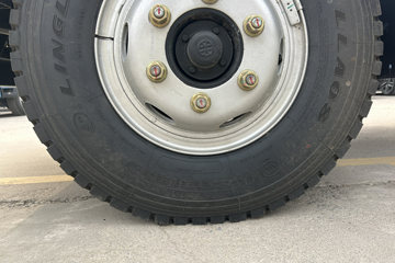 ����HOWOͳ˧ 2.5L���� 180���� �й�����12�� 4.15�׵�����ʽ�ῨͼƬ