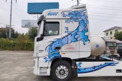 东风天龙旗舰KX 王者版 14.5L LNG 630马力 6X4 伊顿12档 AMT自动档 牵引车