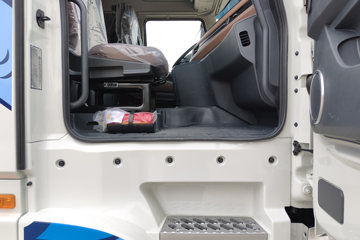 ���������콢KX ���߰� 14.5L LNG 630���� 6X4 ����12�� AMT�Զ��� ǣ����ͼƬ